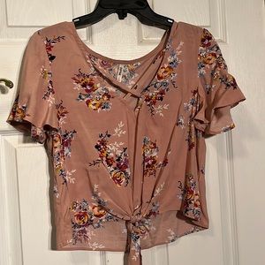 This top is great for just everyday or styling it with a business casual look!!